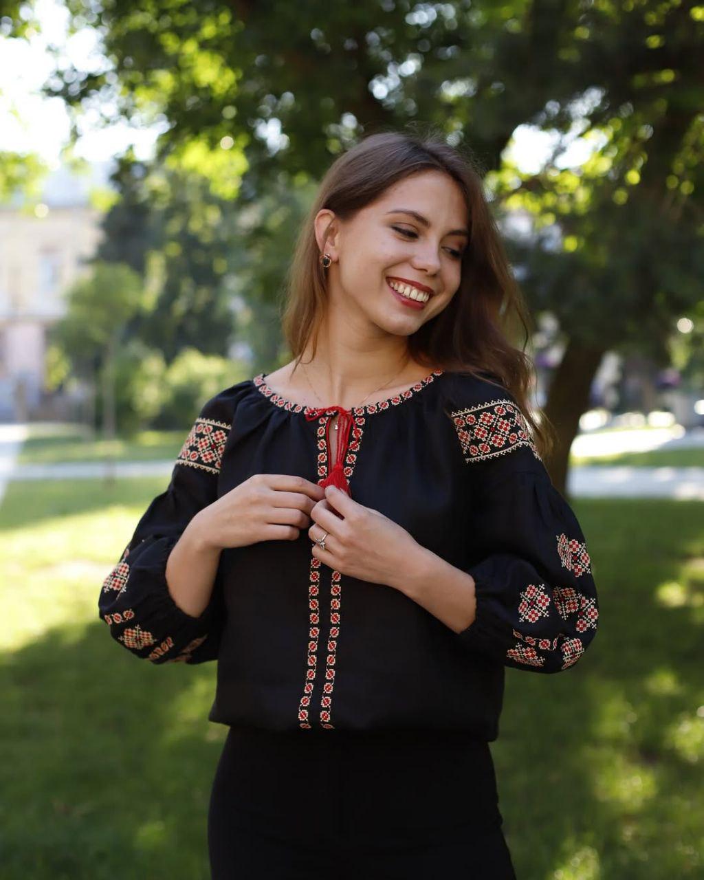 Вышиванка женская р. 44 Черный (719)