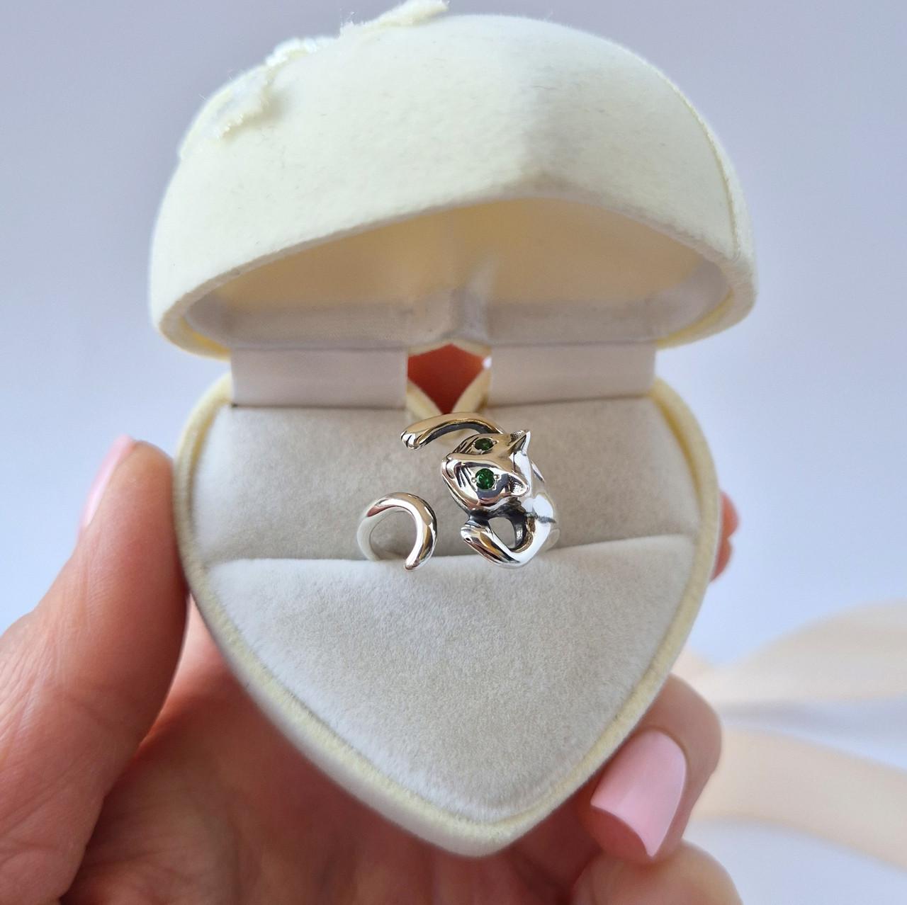 Каблучка багіра котик із зеленими очима срібло 925 проби чорнене 4,99 г р. 17,5 (1493к)