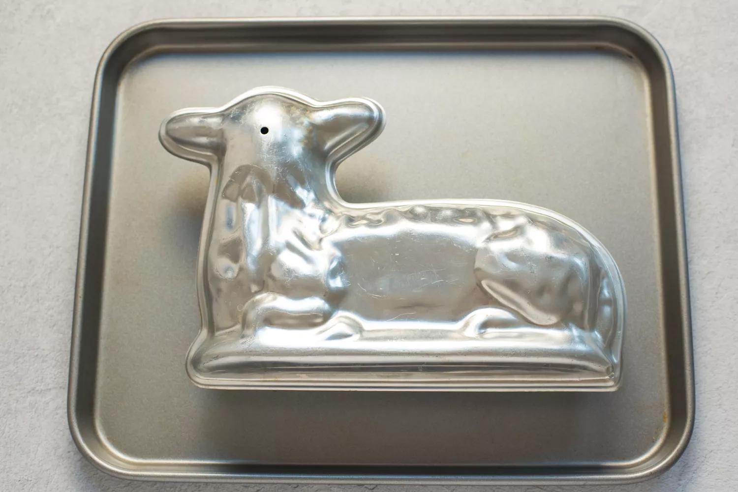 Форма для выпечки пасхального барашка Ласунка 32,5х18,5х12 см (1138780945) - фото 8 Форма для выпечки пасхального барашка Ласунка 32,5х18,5х12 см (1138780945) - фото 8