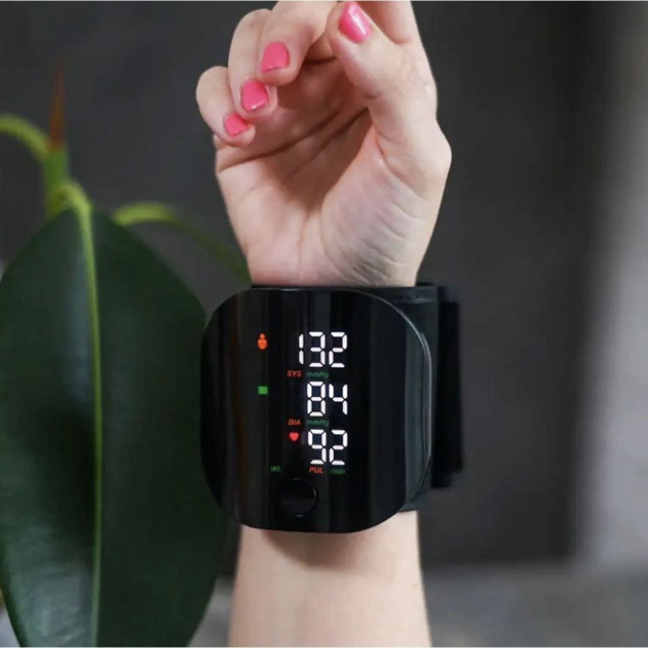 Тонометр на запястье автоматический Wrist Monitor с LED-экраном и голосовым озвучением (2565) - фото 4 Тонометр на запястье автоматический Wrist Monitor с LED-экраном и голосовым озвучением (2565) - фото 4