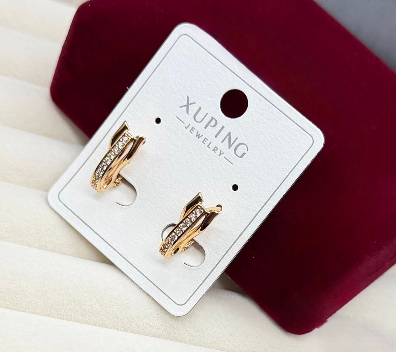 Сережки Xuping гіпоалергенне медичне золото з мерехтливою доріжкою камінців та переплетеним дизайном стильна прикраса