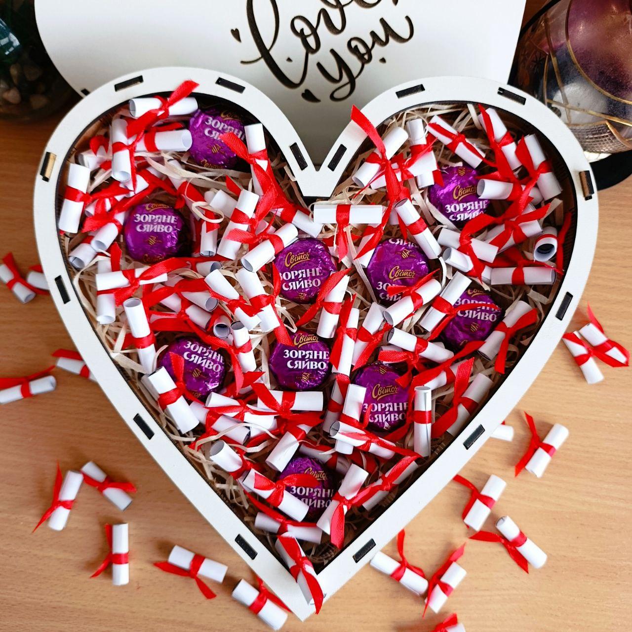 Подарочный набор из конфет и 101 причины Почему я тебя люблю для девушки на день влюбленных/8 марта (ar273)