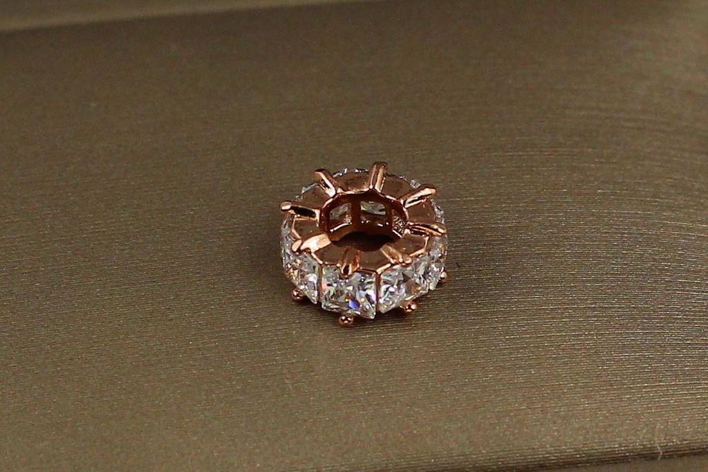 Кулон шарм Xuping Jewelry квадратні камені по колу 4 мм Золотистий (2356930018)