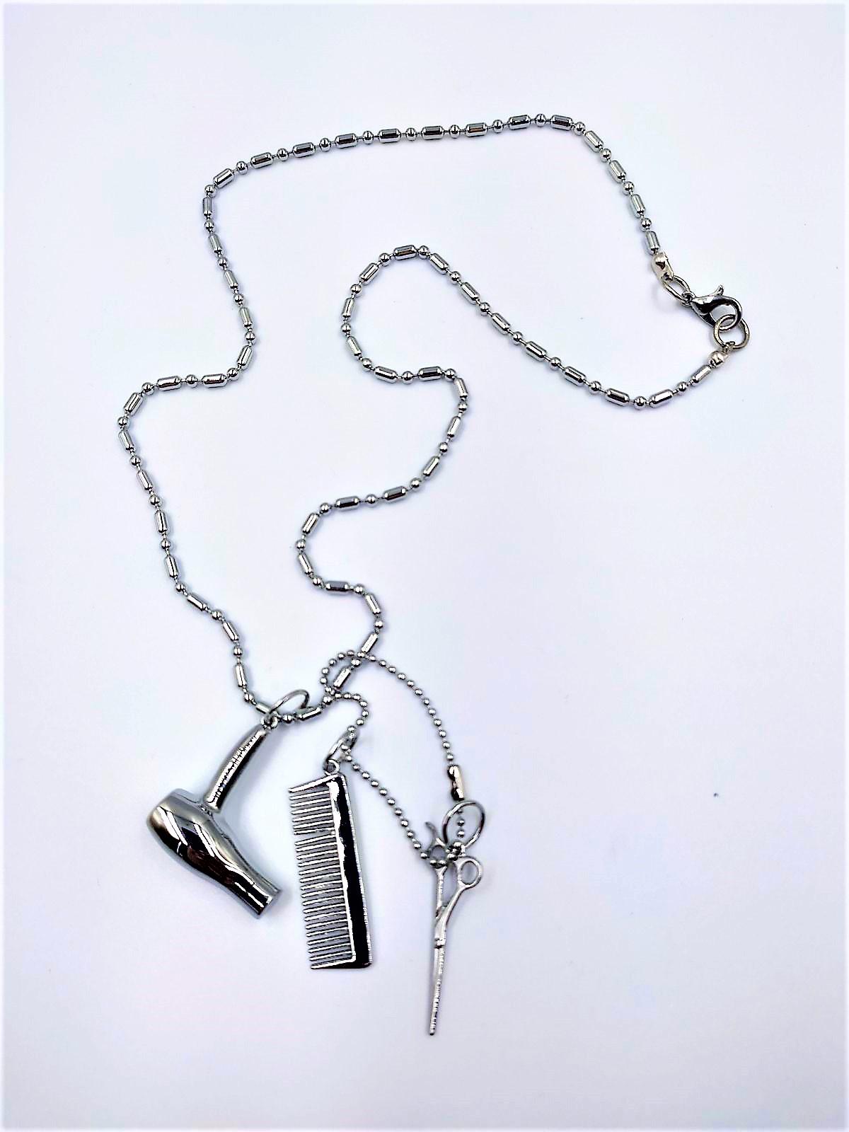 Ланцюжок із кулоном металевий ДенІС professional Ножиці/Гребінець/Фен Сріблястий (1453071753) Ланцюжок із кулоном металевий ДенІС professional Ножиці/Гребінець/Фен Сріблястий (1453071753)