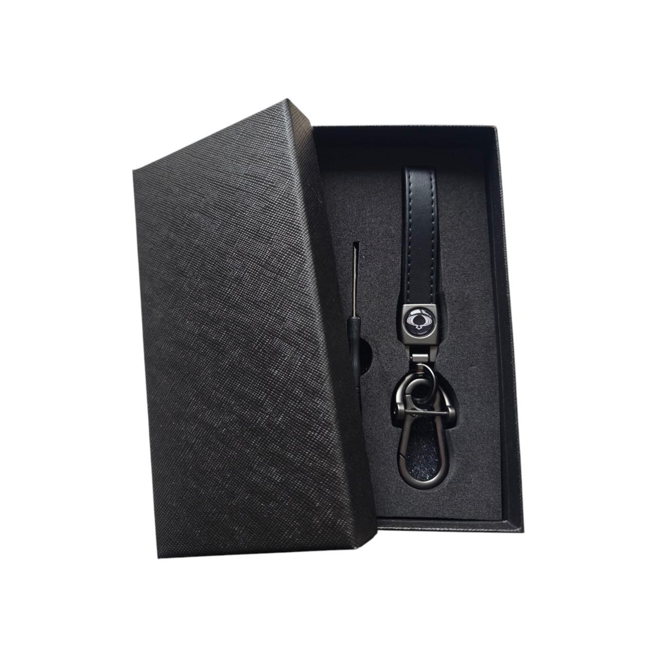 Брелок для автомобильных ключей SsangYong мягкая кожа (2556931911) Брелок для автомобильных ключей SsangYong мягкая кожа (2556931911)