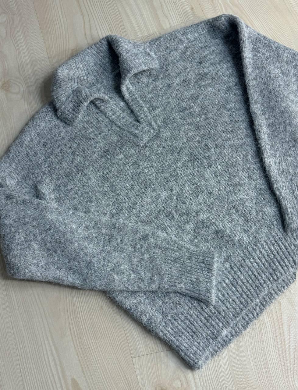 Светр жіночий A-N 19-1 з коміром поло теплий вільний OS Сірий (5770) - фото 9 Светр жіночий A-N 19-1 з коміром поло теплий вільний OS Сірий (5770) - фото 9