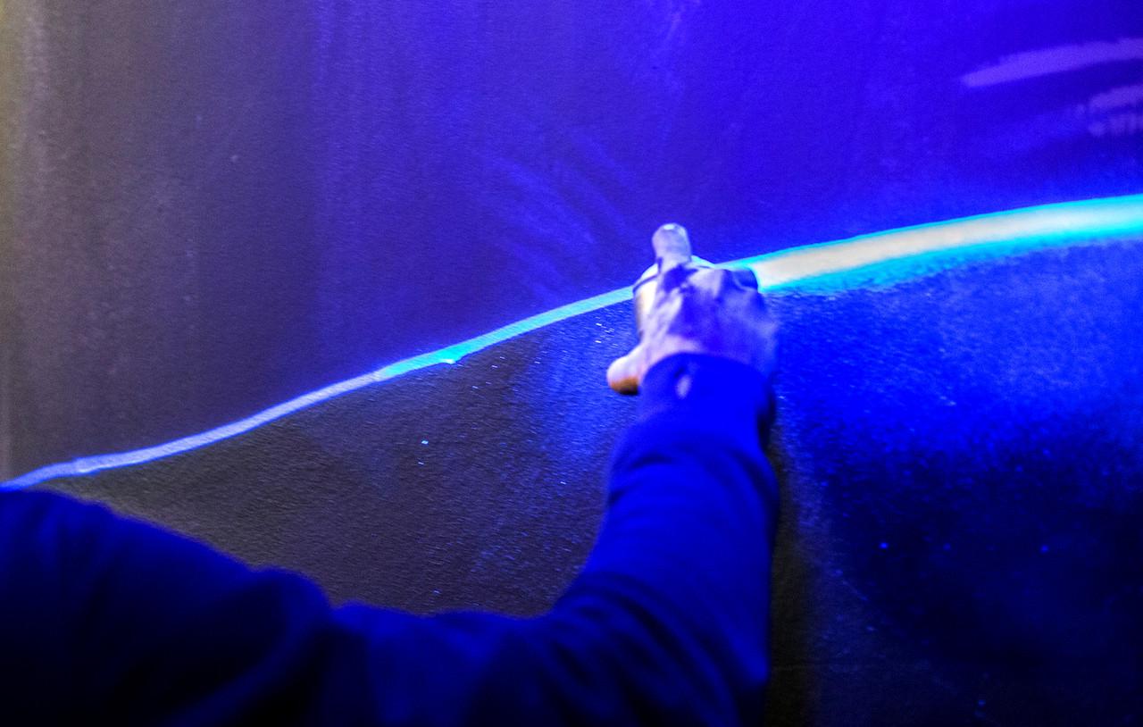 Краска акриловая флуоресцентная Montana Gold Fluorescent 400 мл аэрозоль F3000 Fire Red - фото 3 Краска акриловая флуоресцентная Montana Gold Fluorescent 400 мл аэрозоль F3000 Fire Red - фото 3