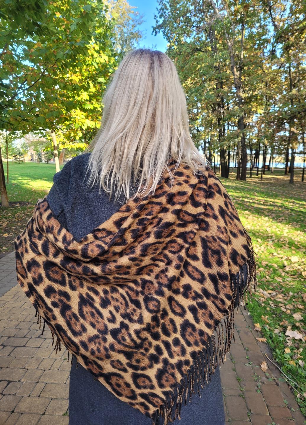 Платок женский теплый кашемировый с леопардовым принтом 100х100 см Коричневый (02219)