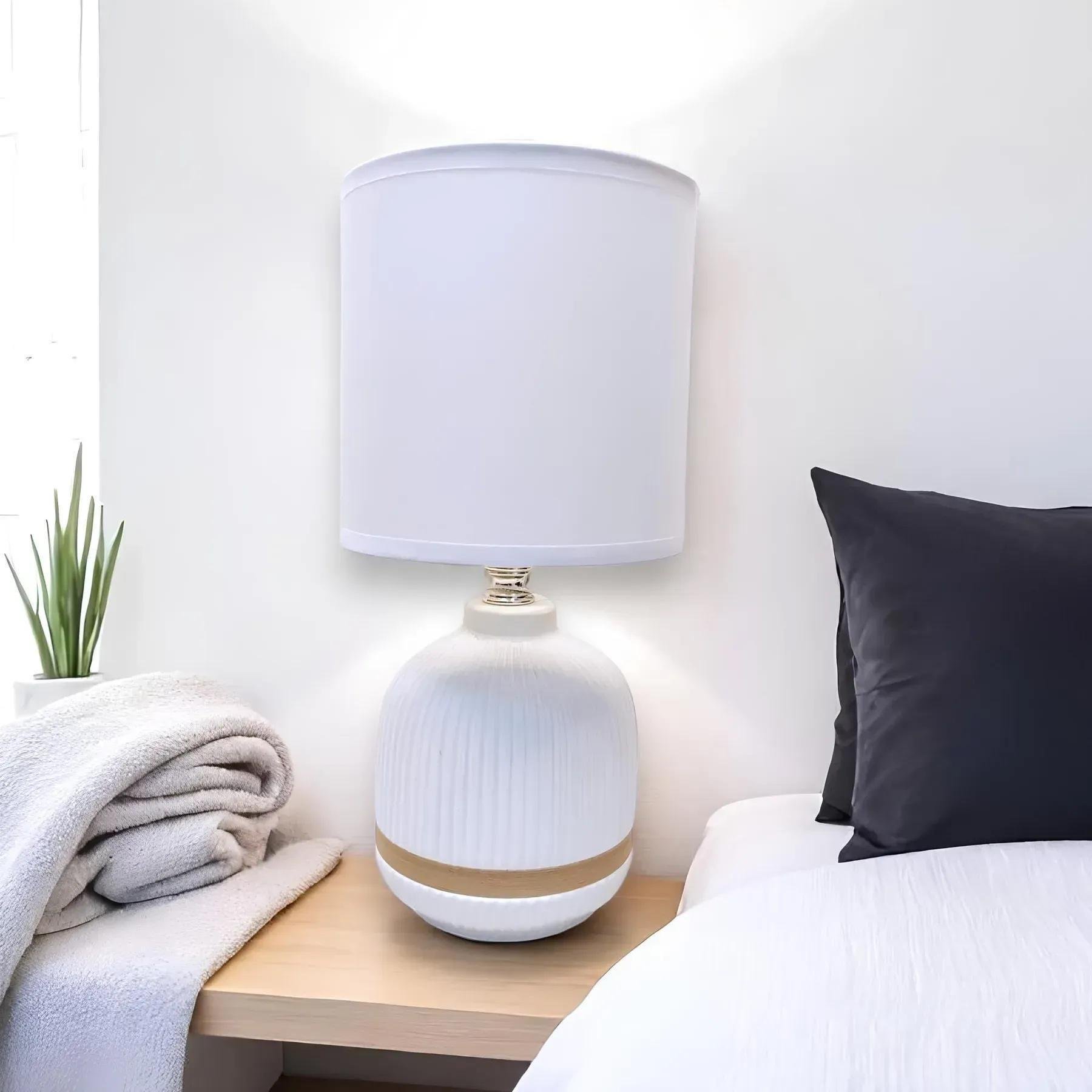 Настільна лампа Valeso з текстильним абажуром Е14 IP20 HS8876 White (28689445) - фото 2 Настільна лампа Valeso з текстильним абажуром Е14 IP20 HS8876 White (28689445) - фото 2