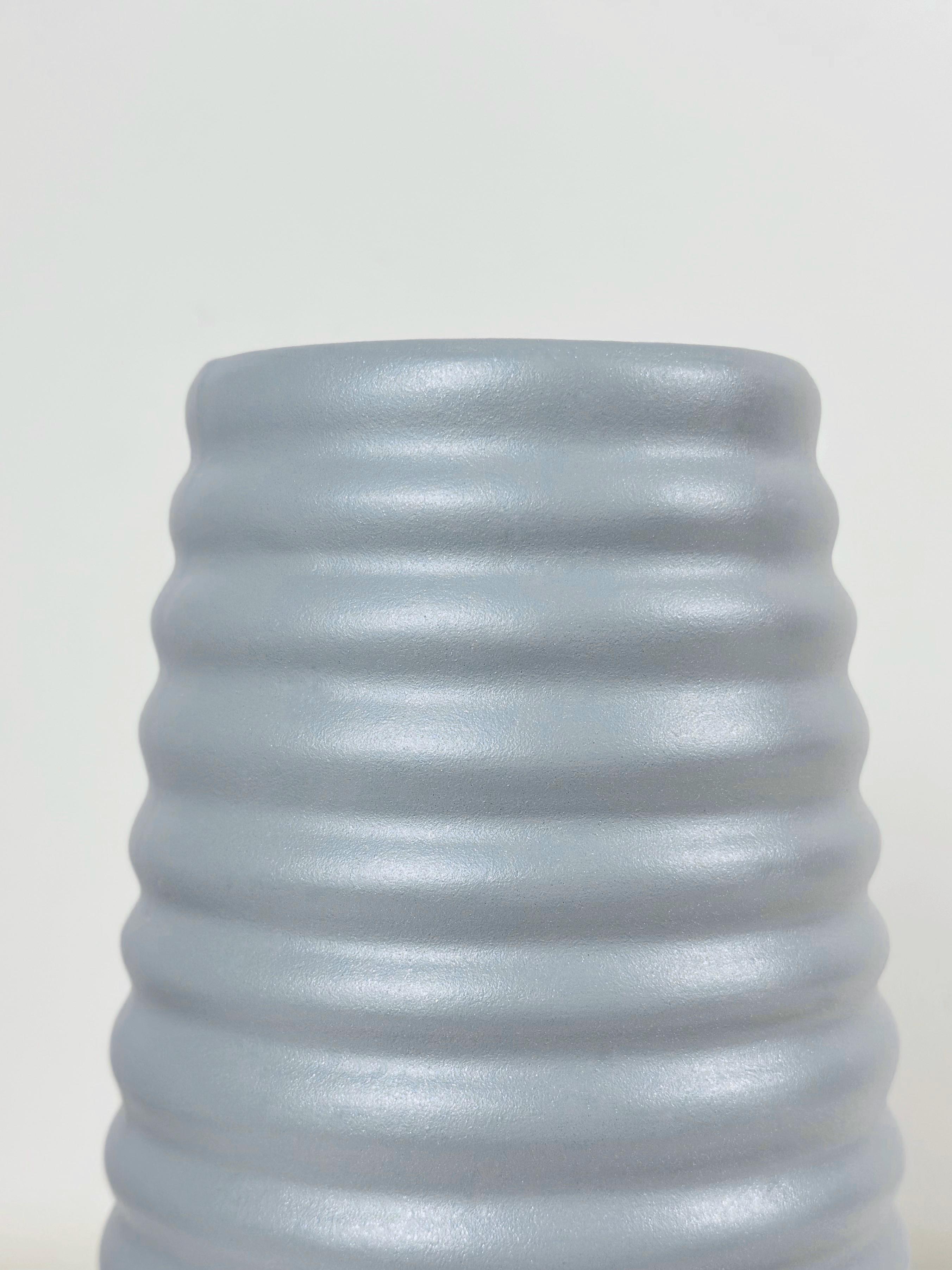 Ваза для квітів та декору глиняна керамічна Вулик 20 см Сірий (4001-5) - фото 2 Ваза для квітів та декору глиняна керамічна Вулик 20 см Сірий (4001-5) - фото 2