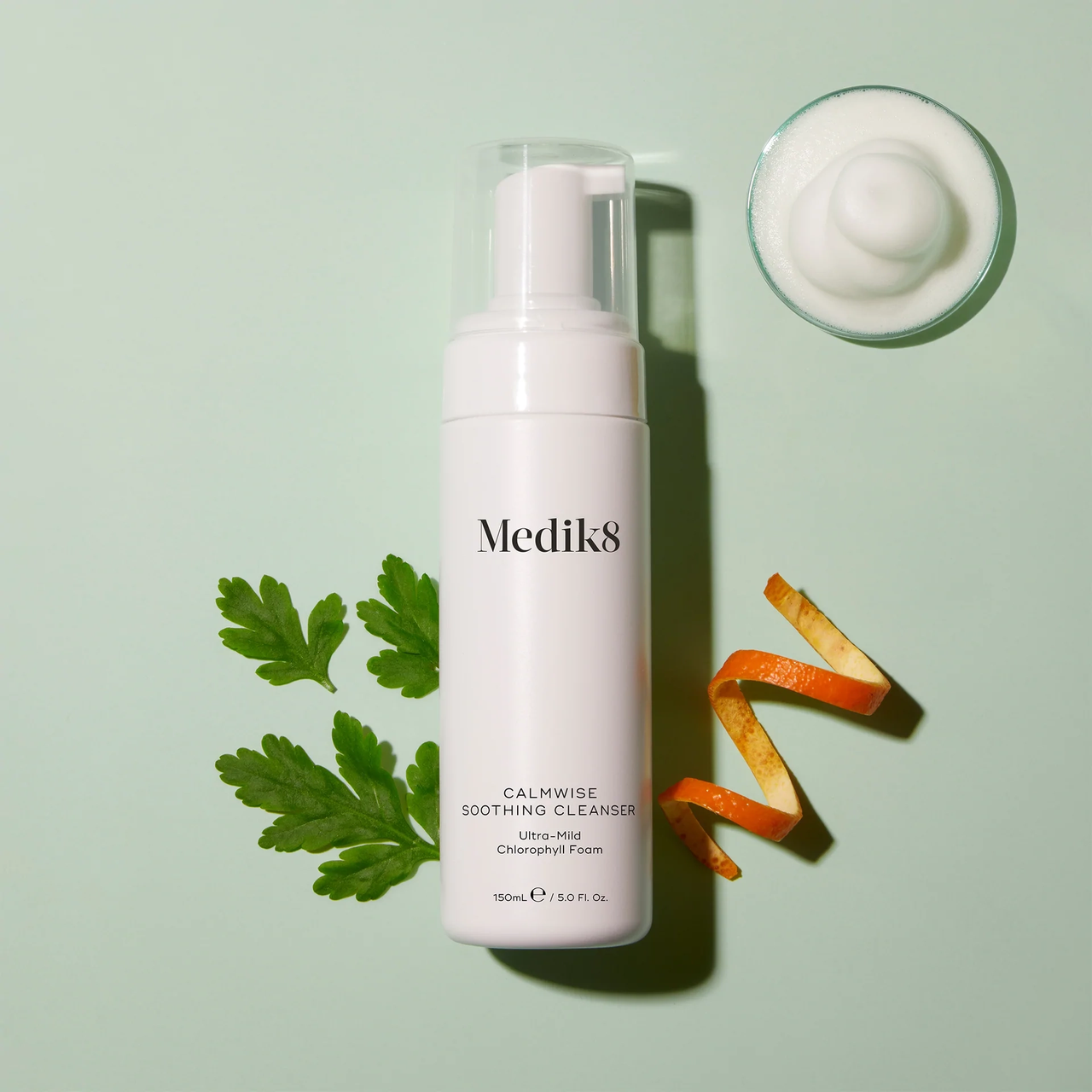 Пенка для кожи с куперозом Medik8 Calmwise Soothing Cleanser Ultra-Mild Chlorophyll Foam мягкая очистительная (BQ-082) Пенка для кожи с куперозом Medik8 Calmwise Soothing Cleanser Ultra-Mild Chlorophyll Foam мягкая очистительная (BQ-082)