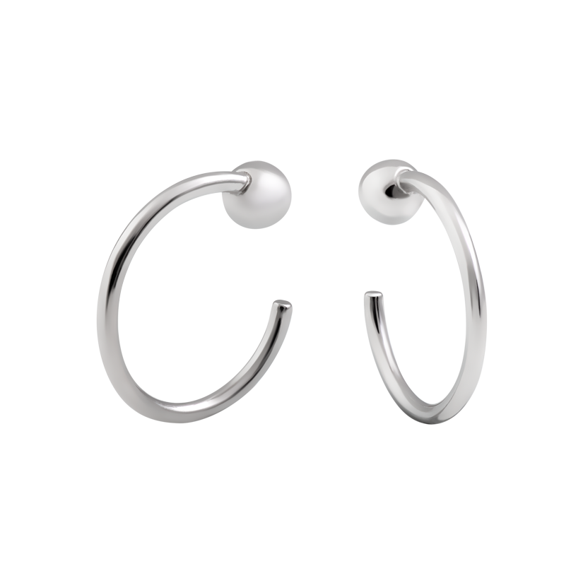 Серьги-кафе серебряные в форме колец дополнены миниатюрными бусинами