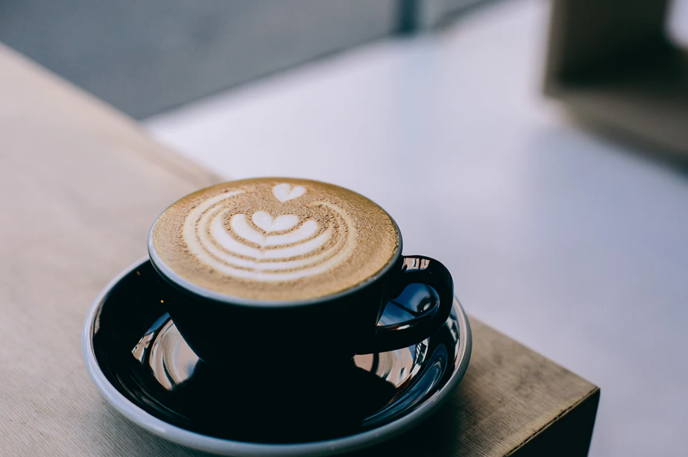 Чашка для капучино Loveramics Egg 200 мл Black (C088-21BBK) - фото 3 Чашка для капучино Loveramics Egg 200 мл Black (C088-21BBK) - фото 3