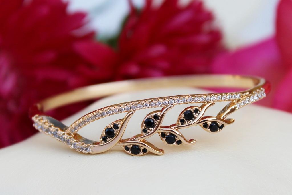 Браслет бенгл Xuping Jewelry Листочки с черными камнями на руку 17-19 см 60 мм х 10 мм Золотистый (2270667302)