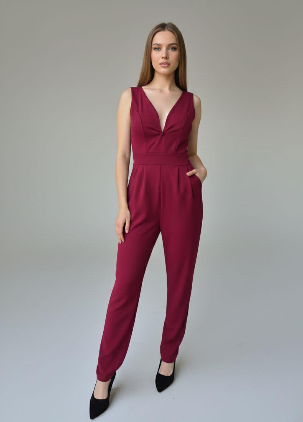 Комбінезон на шлейках жіночий брючний з фігурним декольте 13480 S Бордовий (42)
