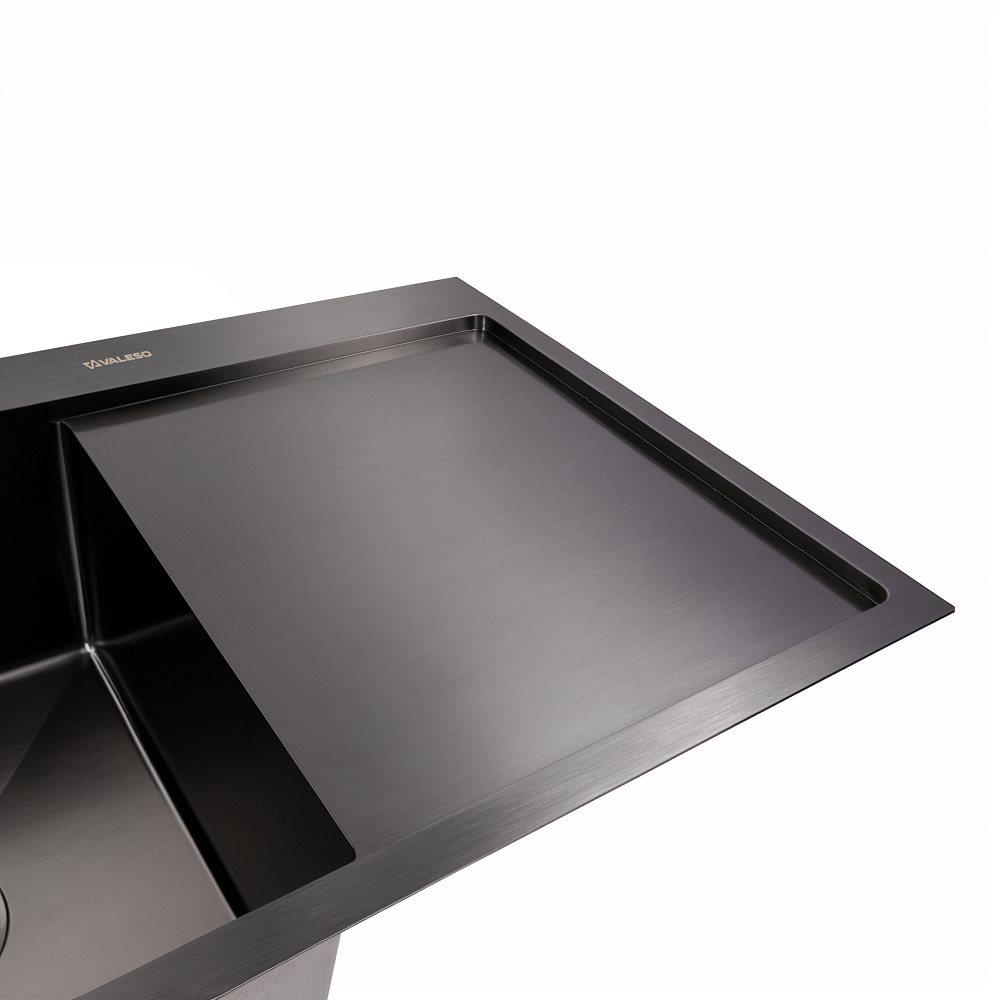 Мийка кухонна Valeso Handmade CM 78х50 L PVD круглий сифон 3,0/0,8 мм Чорний - фото 3 Мийка кухонна Valeso Handmade CM 78х50 L PVD круглий сифон 3,0/0,8 мм Чорний - фото 3