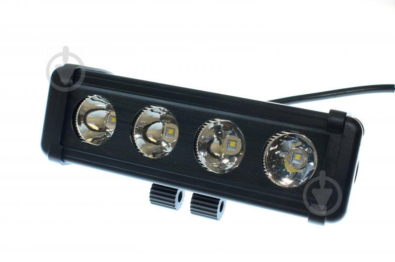 Светодиодная фара AllLight D-40W 4chip CREE spot 9-30V нижний крепеж Светодиодная фара AllLight D-40W 4chip CREE spot 9-30V нижний крепеж