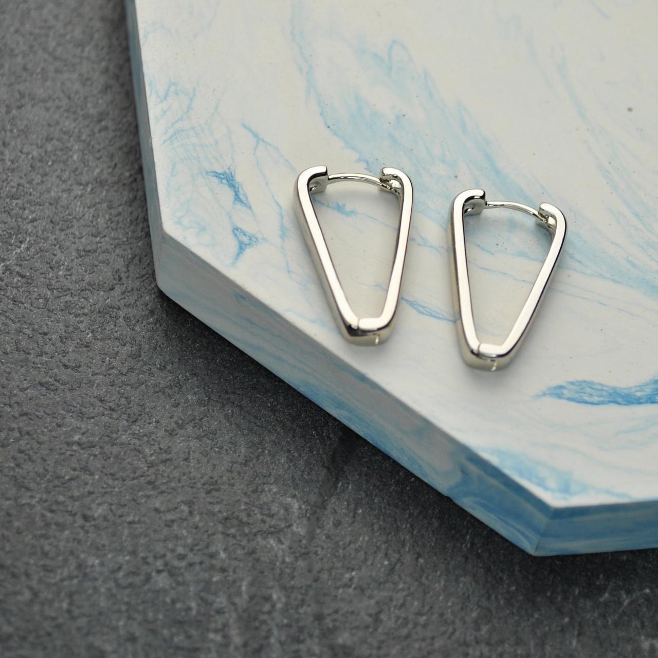 Серьги треугольные медицинская сталь родий (x041-1)