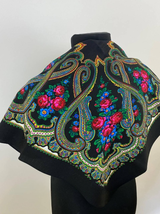 Платок шерстяной Мелкие розы 80x80 см Черный (29439523)