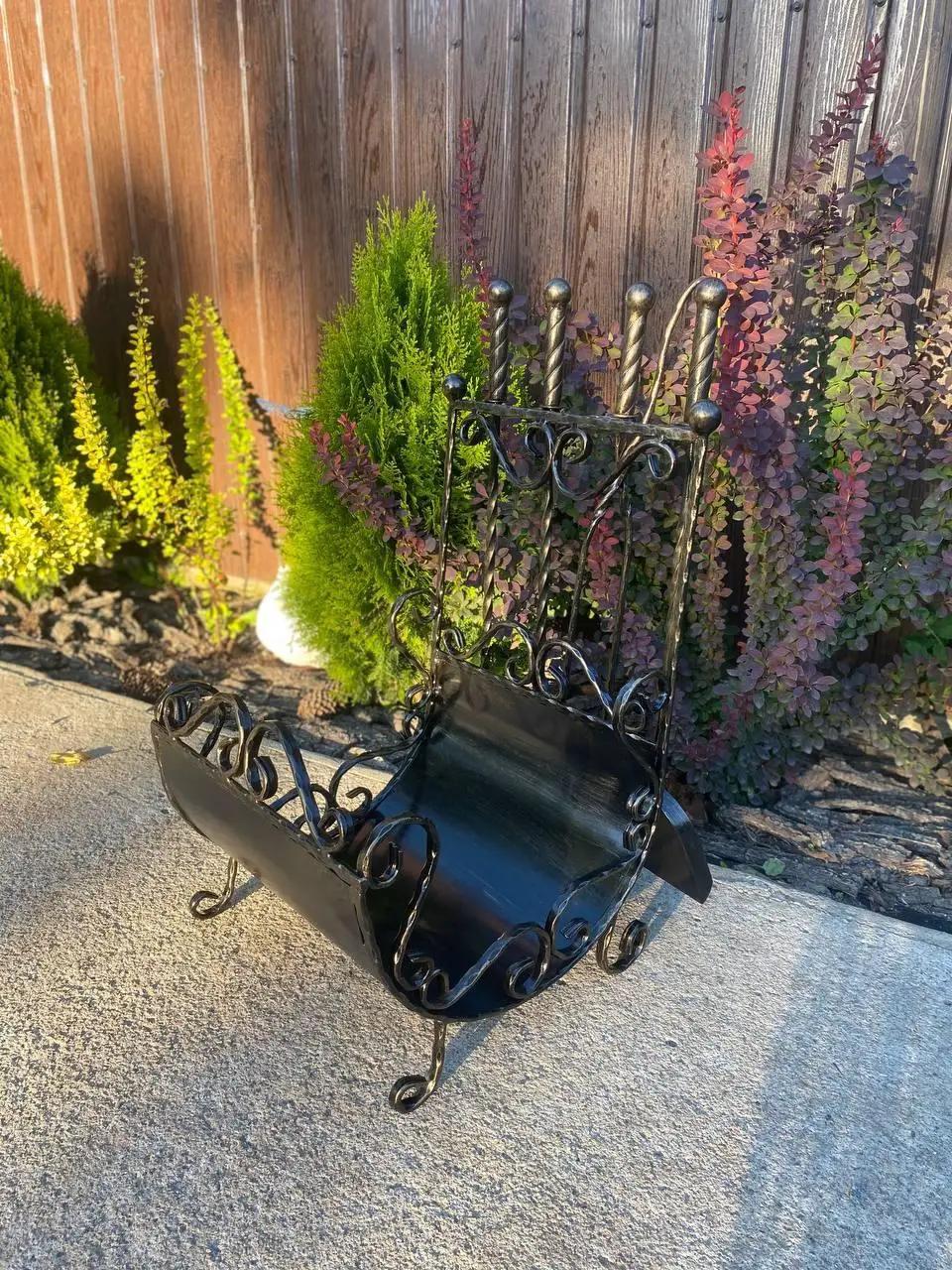 Кованый каминный набор с дровником 38х40 см и аксессуарами (Vi_00115)