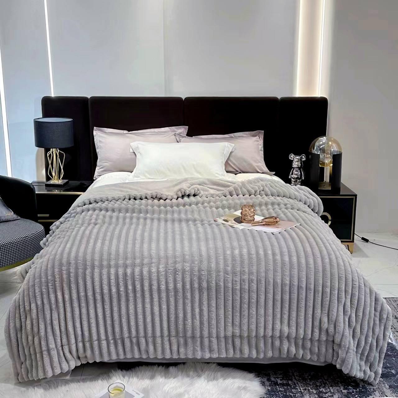 Плед плюшевый 200х220 см Серый (Д-al-sh-ovEV-006) - фото 1 Плед плюшевый 200х220 см Серый (Д-al-sh-ovEV-006) - фото 1