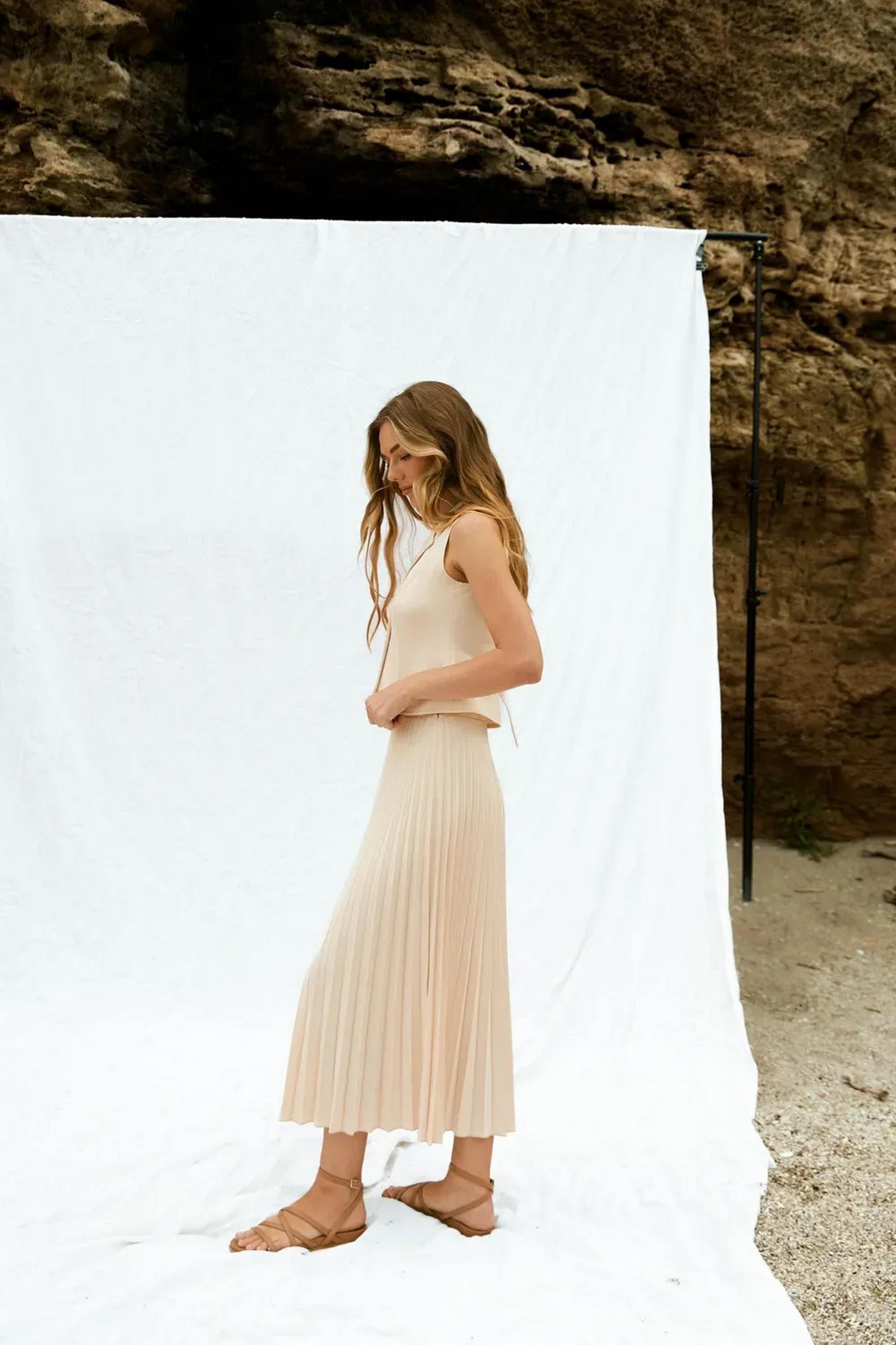 Костюм женский Seventeen жилет/юбка L-XL Бежевый (104-2178.6030) - фото 5 Костюм женский Seventeen жилет/юбка L-XL Бежевый (104-2178.6030) - фото 5