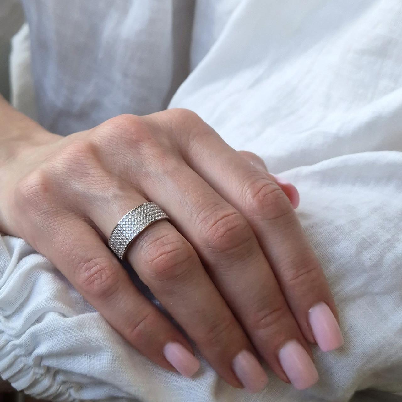 Каблучка доріжка широка з білими каменями срібло 925 проби родоване 4,71 г р. 17 (лк0116рк) - фото 5 Каблучка доріжка широка з білими каменями срібло 925 проби родоване 4,71 г р. 17 (лк0116рк) - фото 5