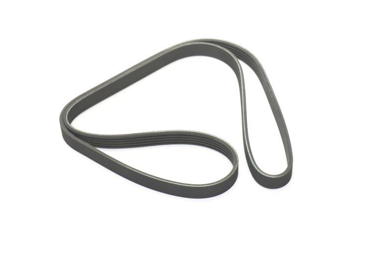 Ремень генератора Denckermann поликлиновой (5PK1300)