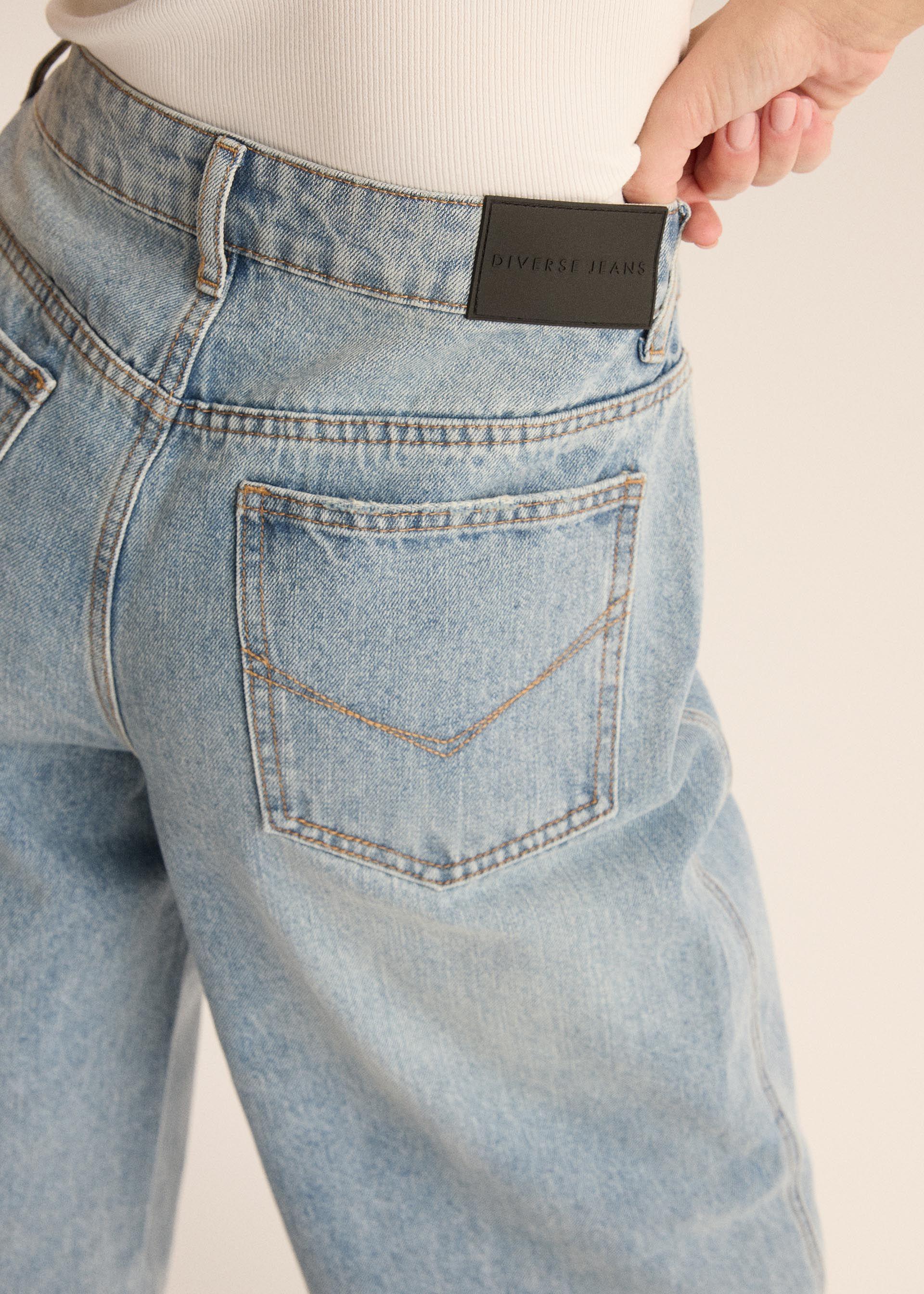 Джинси вільні жіночі з високою посадкою Diverse CARROT II р. 40 Світло-блакитний (5905384175571) - фото 4