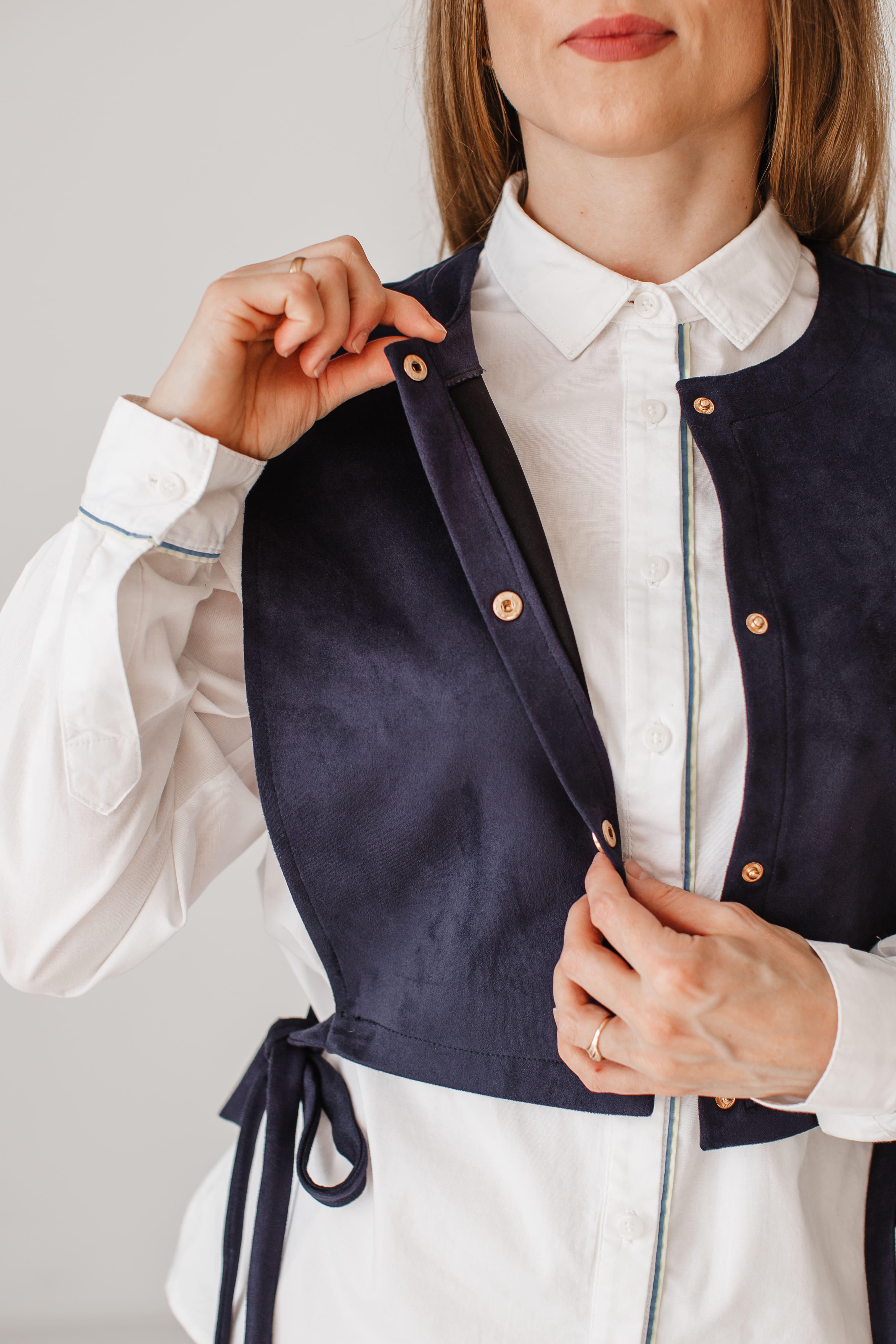 Жилет жіночий VSlatinina замшевий на кнопках S Темно-синій (01234567829) - фото 9 Жилет жіночий VSlatinina замшевий на кнопках S Темно-синій (01234567829) - фото 9