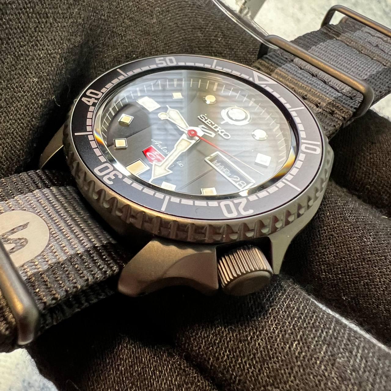 Наручные часы мужские Seiko 5 Sports SRPJ75 Honda Super Cub Limited Edition (1700799410) - фото 6 Наручные часы мужские Seiko 5 Sports SRPJ75 Honda Super Cub Limited Edition (1700799410) - фото 6