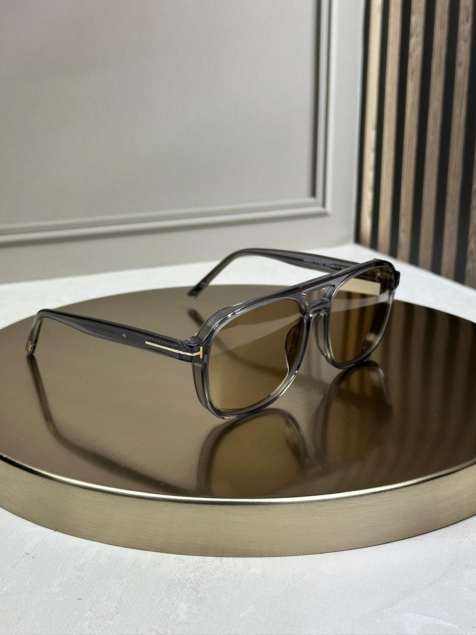 Солнцезащитные очки Tom Ford FT1022 Авиатор коричневая линза двойной мост Серый/Прозрачный Солнцезащитные очки Tom Ford FT1022 Авиатор коричневая линза двойной мост Серый/Прозрачный