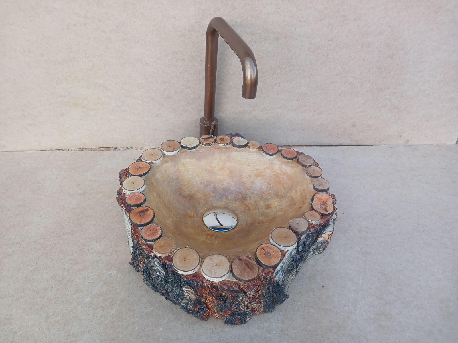 Раковина дерев'яна з епоксидним покриттям 37х36х10 см