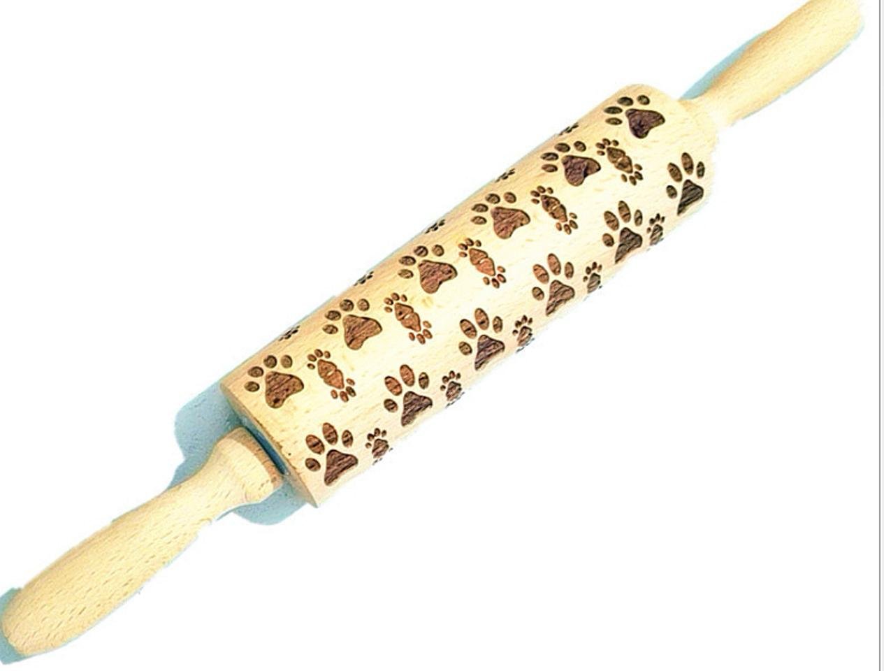 Скалка деревянная с узором №9 Лапки (4784)