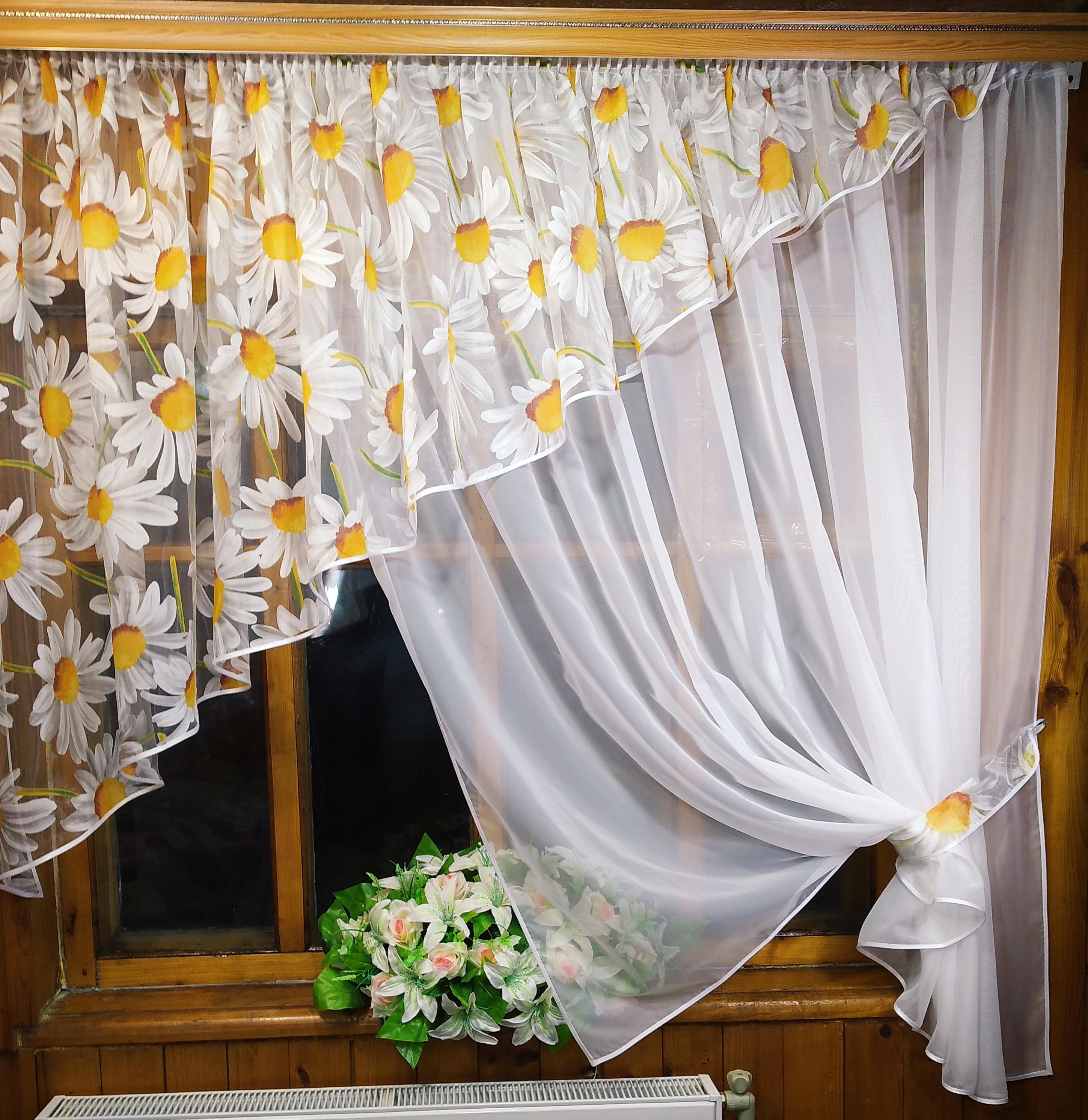Кухонная занавеска готовая короткая правая ромашка Белый