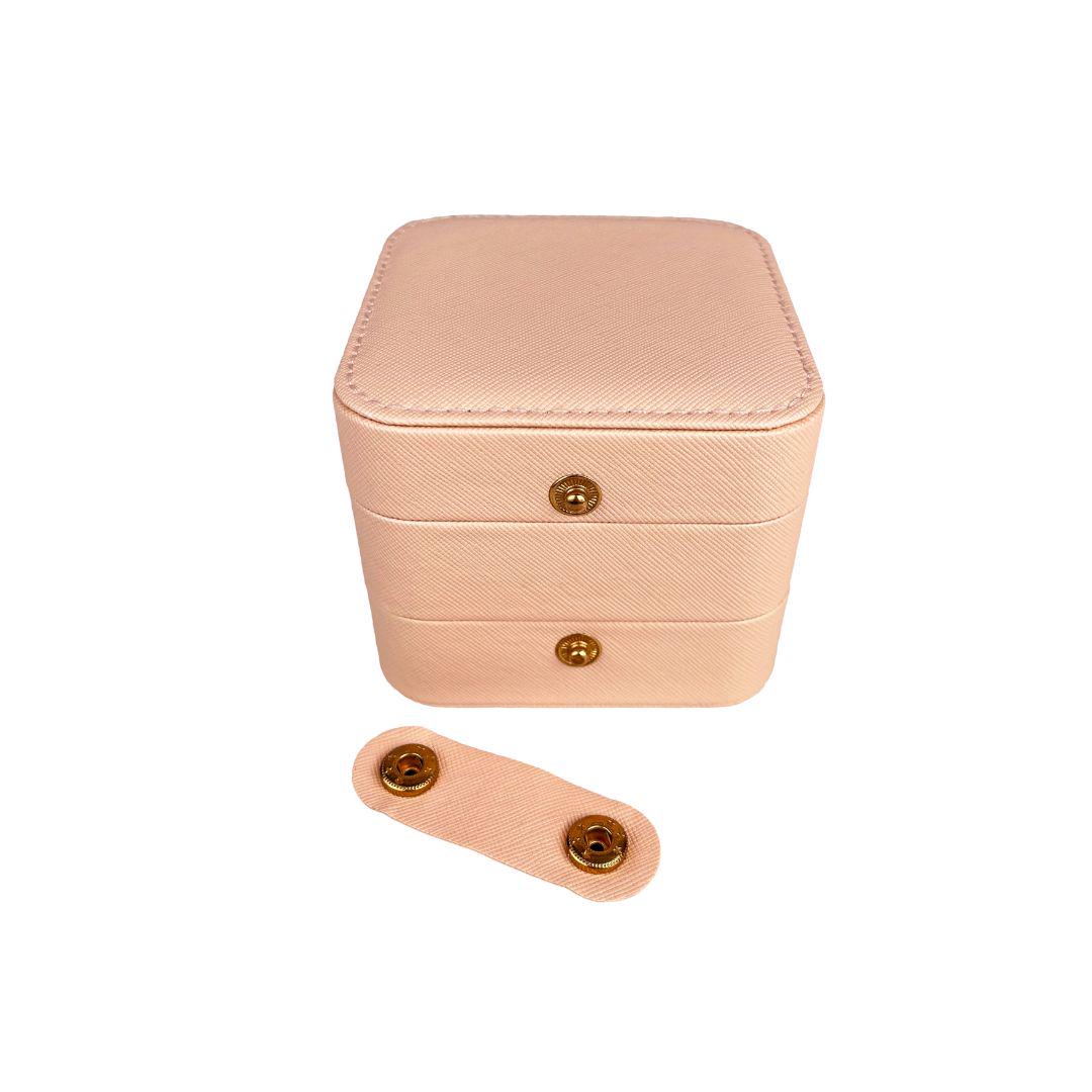 Шкатулка для украшений компактная 9,5х9,5х8 см Пудровый (ШДД-33-1) - фото 2 Шкатулка для украшений компактная 9,5х9,5х8 см Пудровый (ШДД-33-1) - фото 2