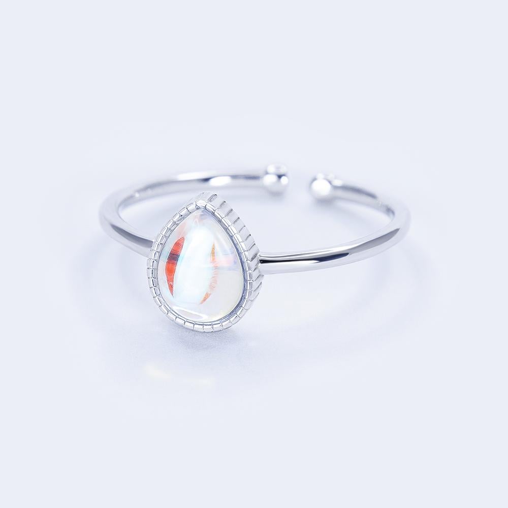 Кольцо серебряное с лунным камнем в форме капли р. 16-17,5 (k2mkmc-70)