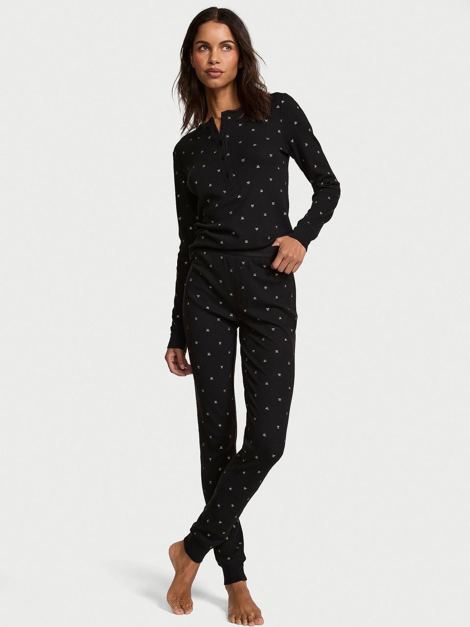 Пижама женская Victoria's Secret Soft Thermal Henley Long Pajama Set L Черный (3011641131)