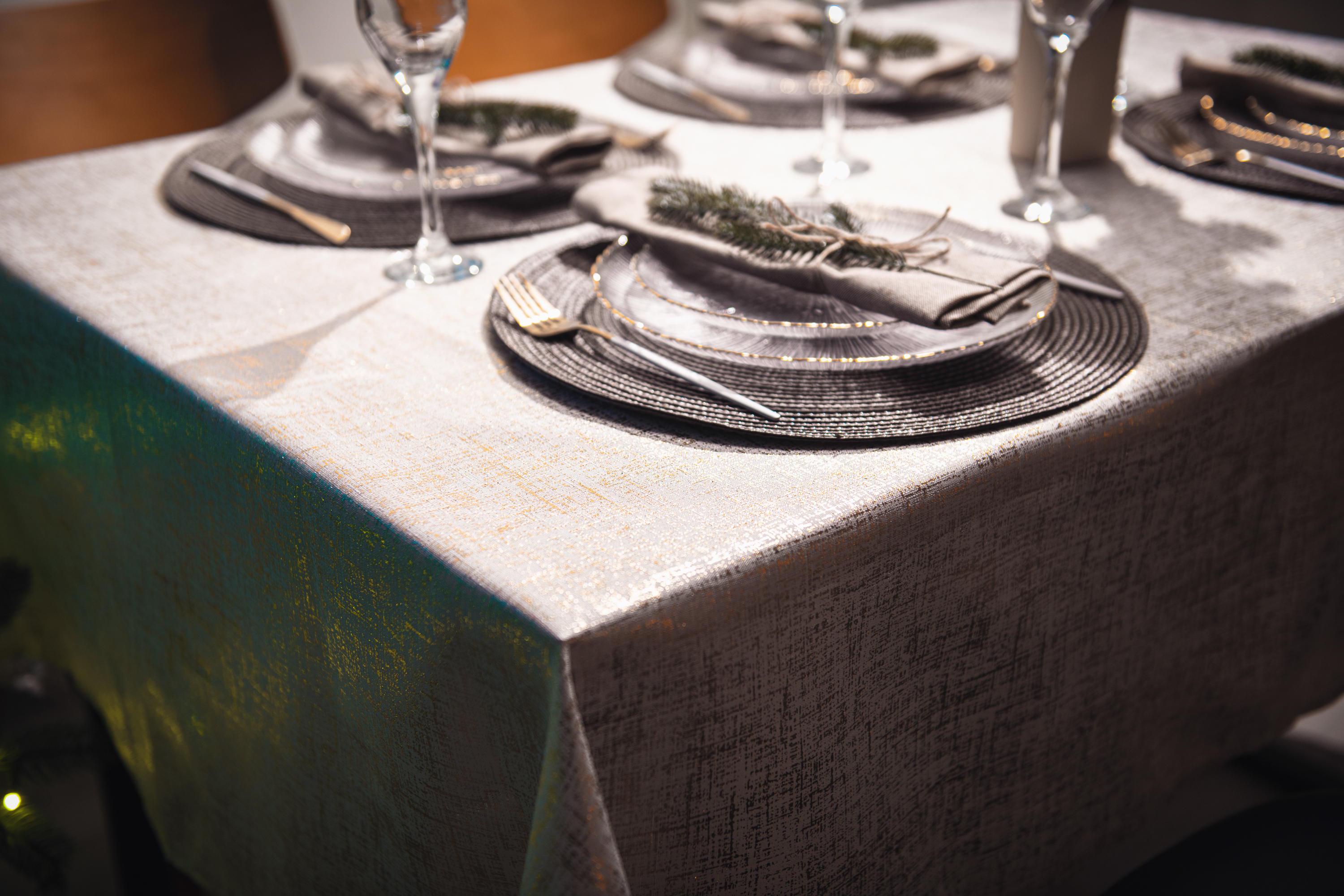 Скатертина Ardesto Shine 120х140 см Золотистий (ART07SG) - фото 3 Скатертина Ardesto Shine 120х140 см Золотистий (ART07SG) - фото 3