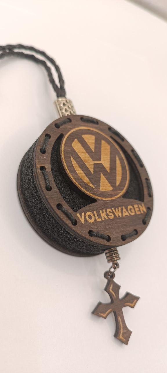 Ароматизатор для авто Volkswagen из дерева и войлока (26630393)