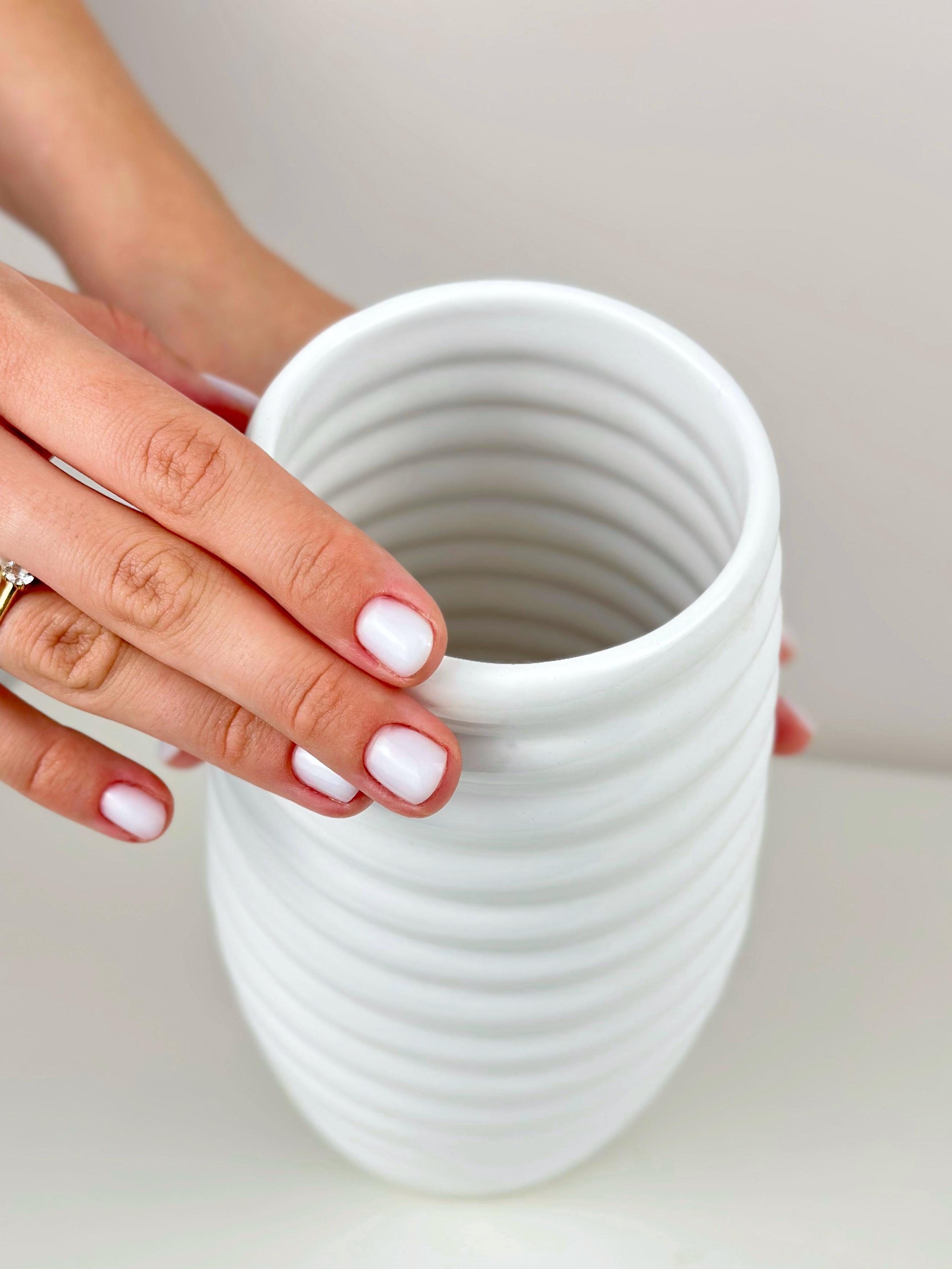 Ваза для квітів та декору глиняна керамічна Вулик 20 см Білий (4001-3) - фото 4 Ваза для квітів та декору глиняна керамічна Вулик 20 см Білий (4001-3) - фото 4