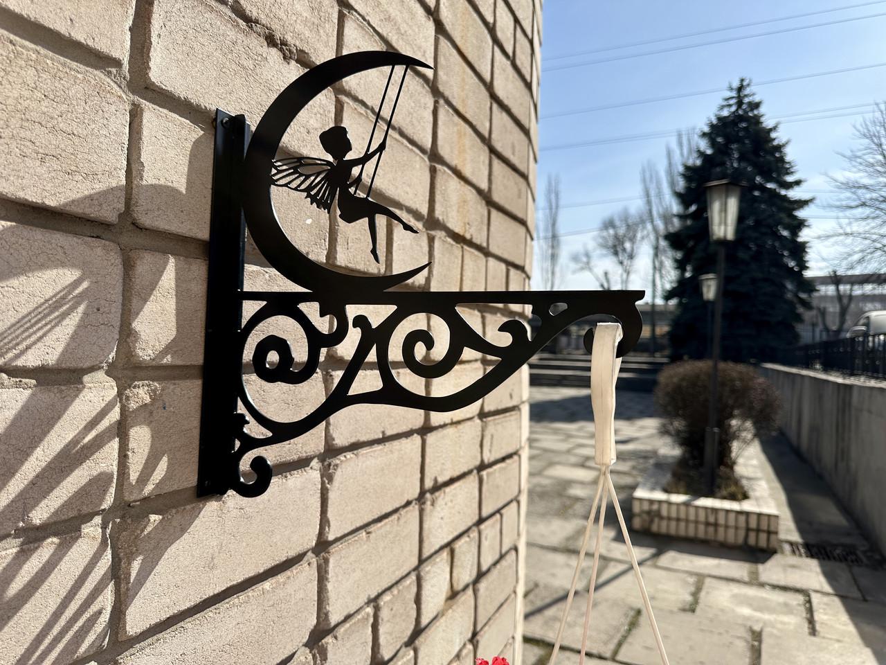 Кронштейн Фея на качели для кашпо с цветами метал Черный (Б014) - фото 7 Кронштейн Фея на качели для кашпо с цветами метал Черный (Б014) - фото 7