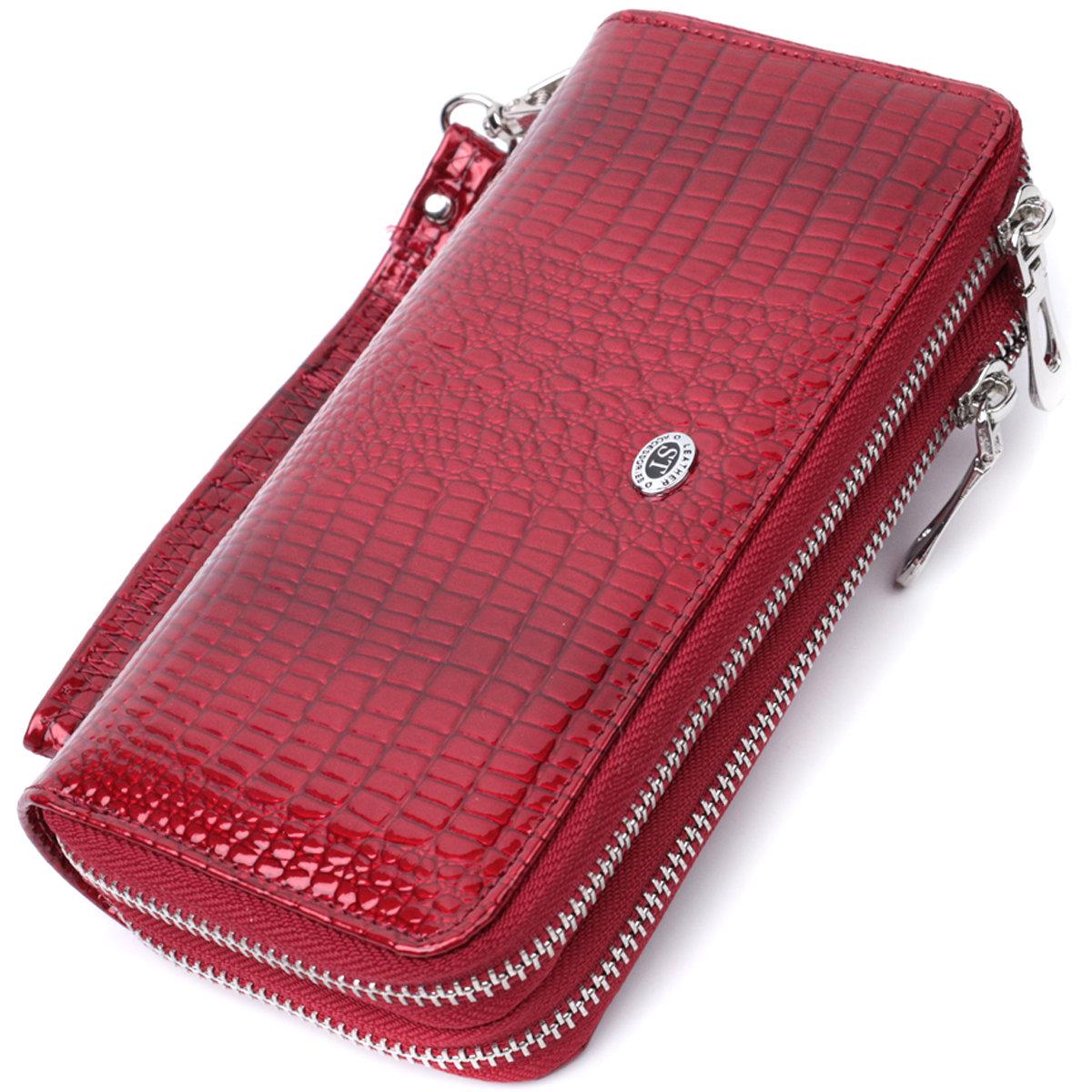 Клатч женский ST Leather 22692 на два отделения фактурный лакированный из натуральной кожи Красный (168-136-22692)
