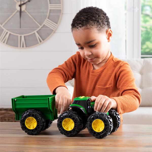 Игрушечный трактор John Deere Kids Monster Treads с прицепом и большими колесами (47353) - фото 8