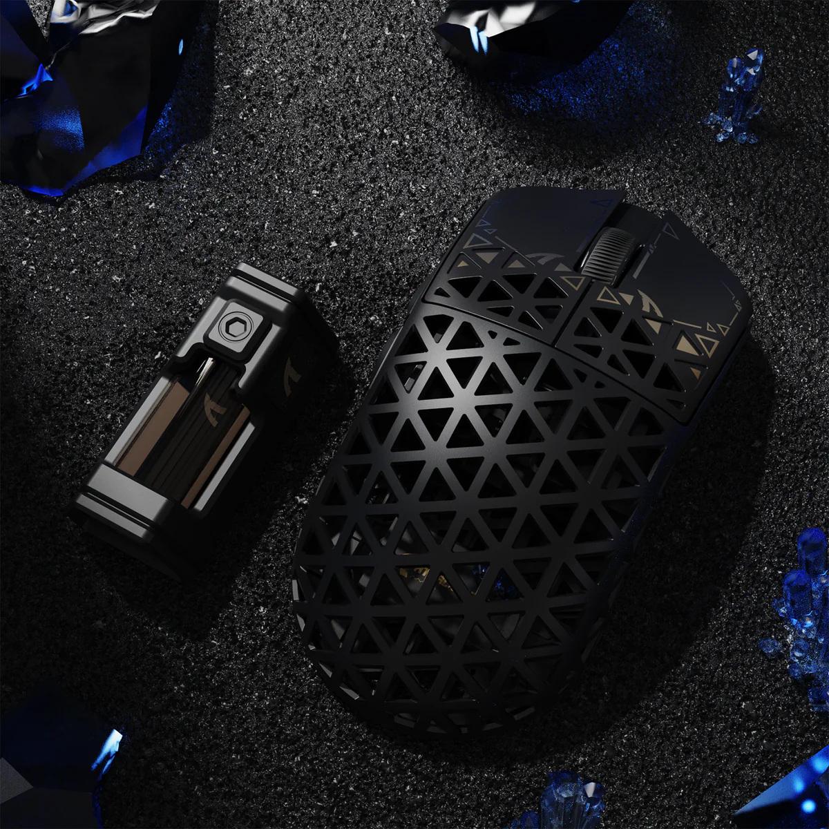 Миша attack shark R5 ULTRA PAW3950 Gaming Mouse 8K 42000 DPI з карбоволокна 39 г Чорний (26404884) - фото 3 Миша attack shark R5 ULTRA PAW3950 Gaming Mouse 8K 42000 DPI з карбоволокна 39 г Чорний (26404884) - фото 3