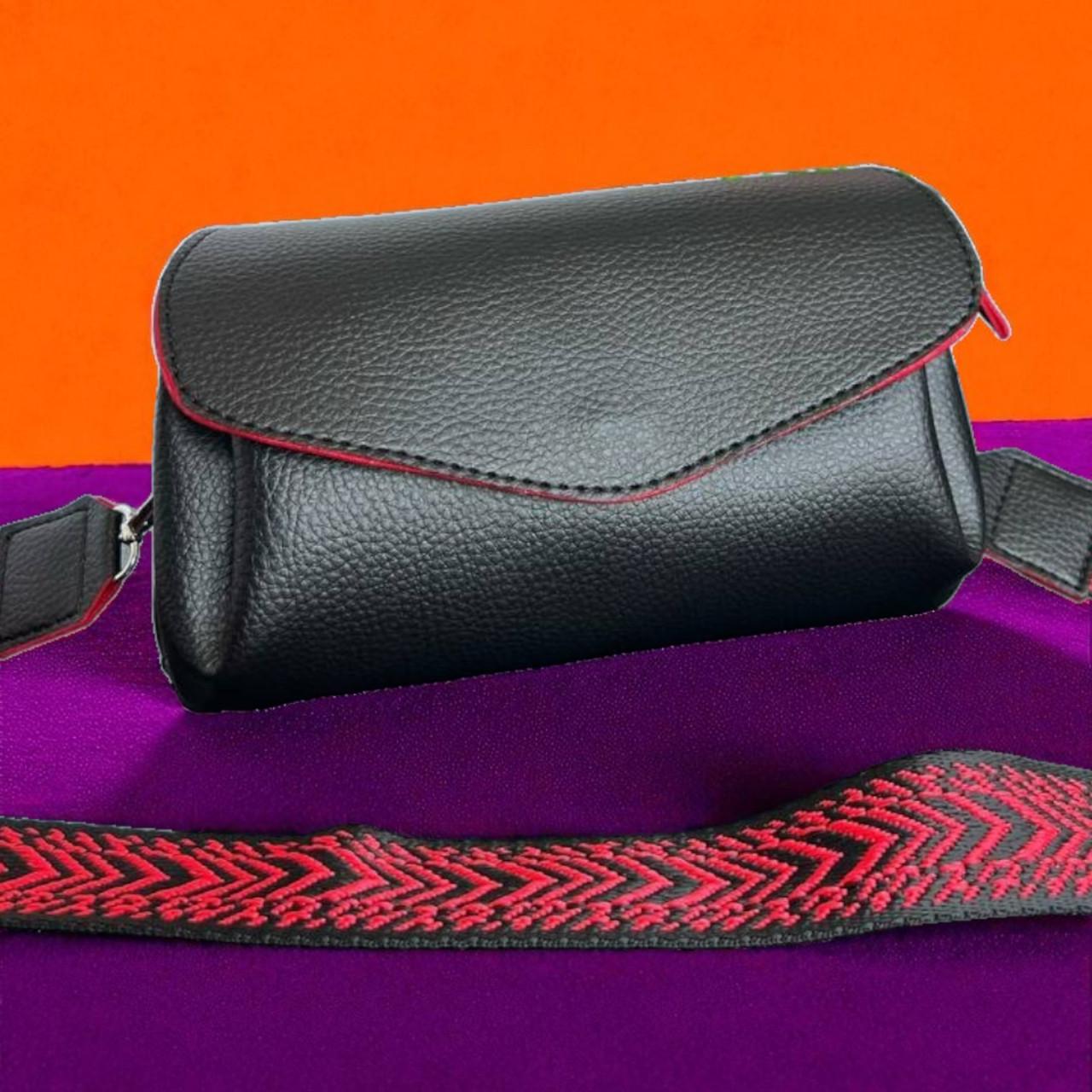 Сумка жіноча клатч крос-боді з екошкіри під клапаном на магніті 24х14 см Чорний (2683574762) - фото 2 Сумка жіноча клатч крос-боді з екошкіри під клапаном на магніті 24х14 см Чорний (2683574762) - фото 2