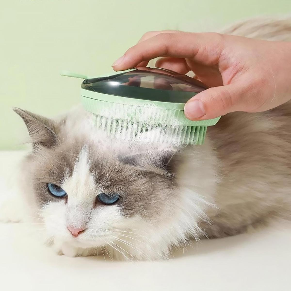 Щетка для мытья домашних животных с отверстием для шампуня (301244) - фото 3 Щетка для мытья домашних животных с отверстием для шампуня (301244) - фото 3