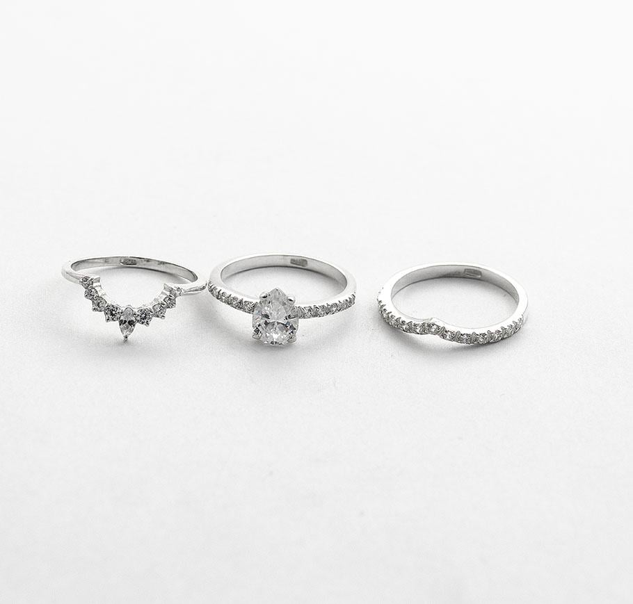 Каблучка потрійна з фіанітами Maxi Silver 9418 SE р. 16,5 (8941881) Каблучка потрійна з фіанітами Maxi Silver 9418 SE р. 16,5 (8941881)