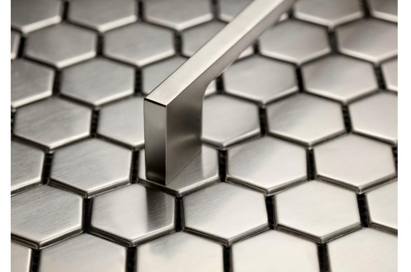 Мебельная ручка GTV UZ 819 C-256 мм Черный хром (UZ-819256-12) - фото 2 Мебельная ручка GTV UZ 819 C-256 мм Черный хром (UZ-819256-12) - фото 2