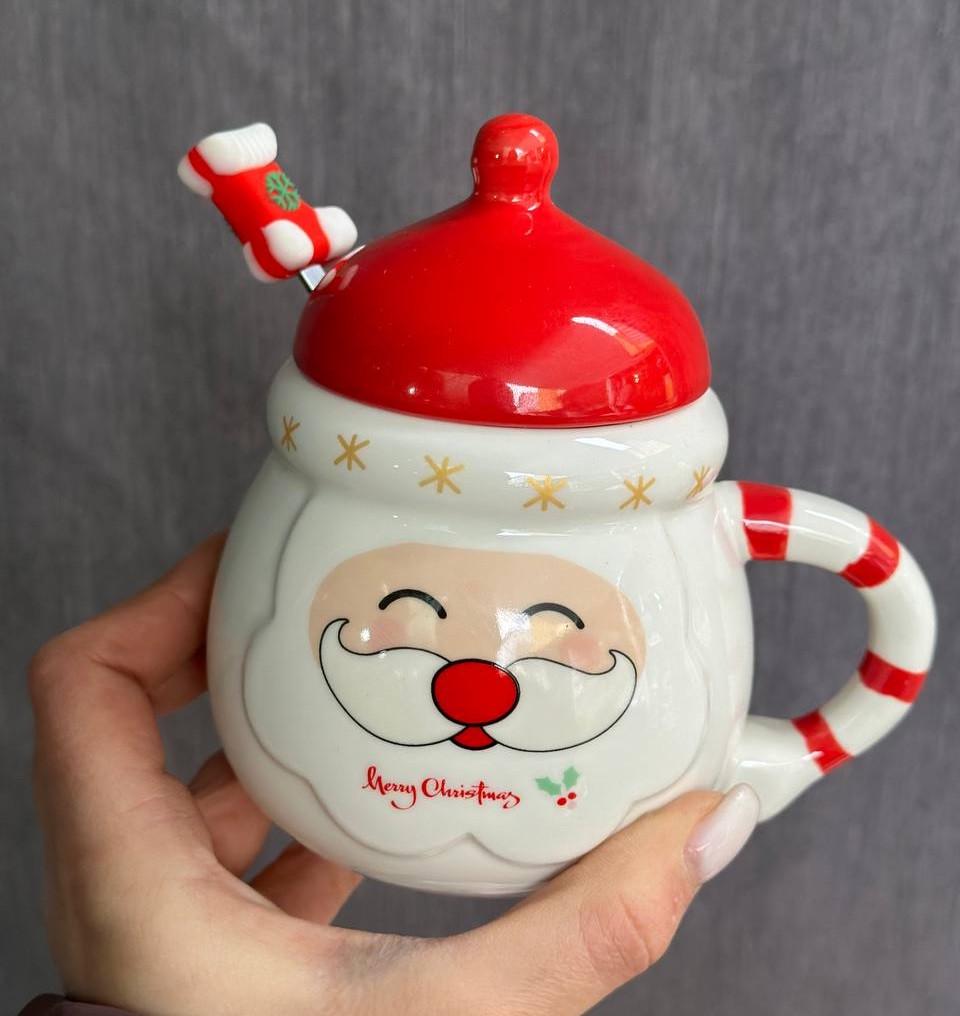 Кухоль керамічний Olens 102-1062 Кенді-Санта з кришкою та ложкою 400 мл Червоний (2786929820) - фото 5 Кухоль керамічний Olens 102-1062 Кенді-Санта з кришкою та ложкою 400 мл Червоний (2786929820) - фото 5